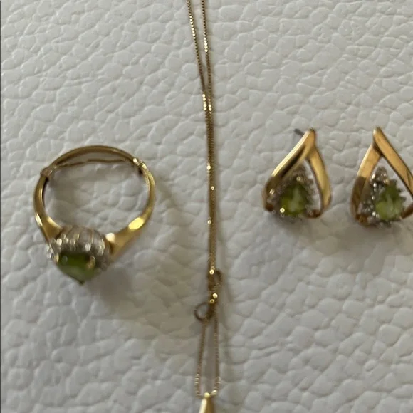 Gold Teardrop Peridot Jewelry Set - Green Gem Necklace, Earrings & Ring - Picture 3 of 3